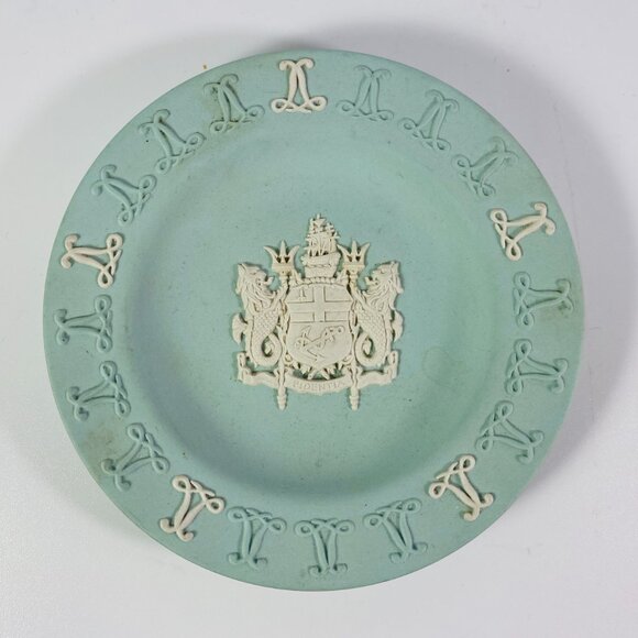 Lloyds of London Tercentenary 1688-1988, Wedgwood pale green jasperware plate - Picture 3 of 5